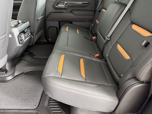 New 2026 GMC Sierra 2500 AT4 w/ AT4 Premium Plus Package AWD/4WD image 18