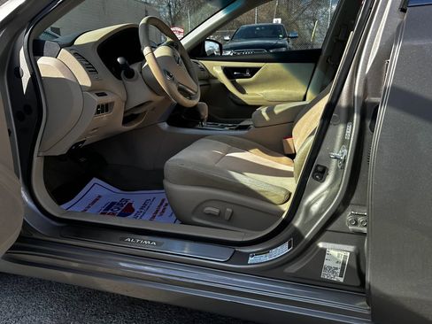 Used 2013 Nissan Altima 2.5 SV w/ 2.5SV Convenience Pkg image 12