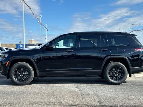 New 2025 Jeep Grand Cherokee L Altitude image 10