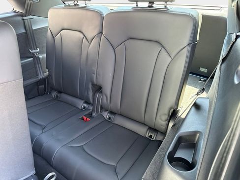 New 2025 Audi Q7 3.0T Prestige image 13