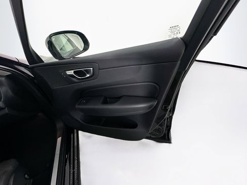 Used 2025 Volvo XC60 B5 Plus image 33