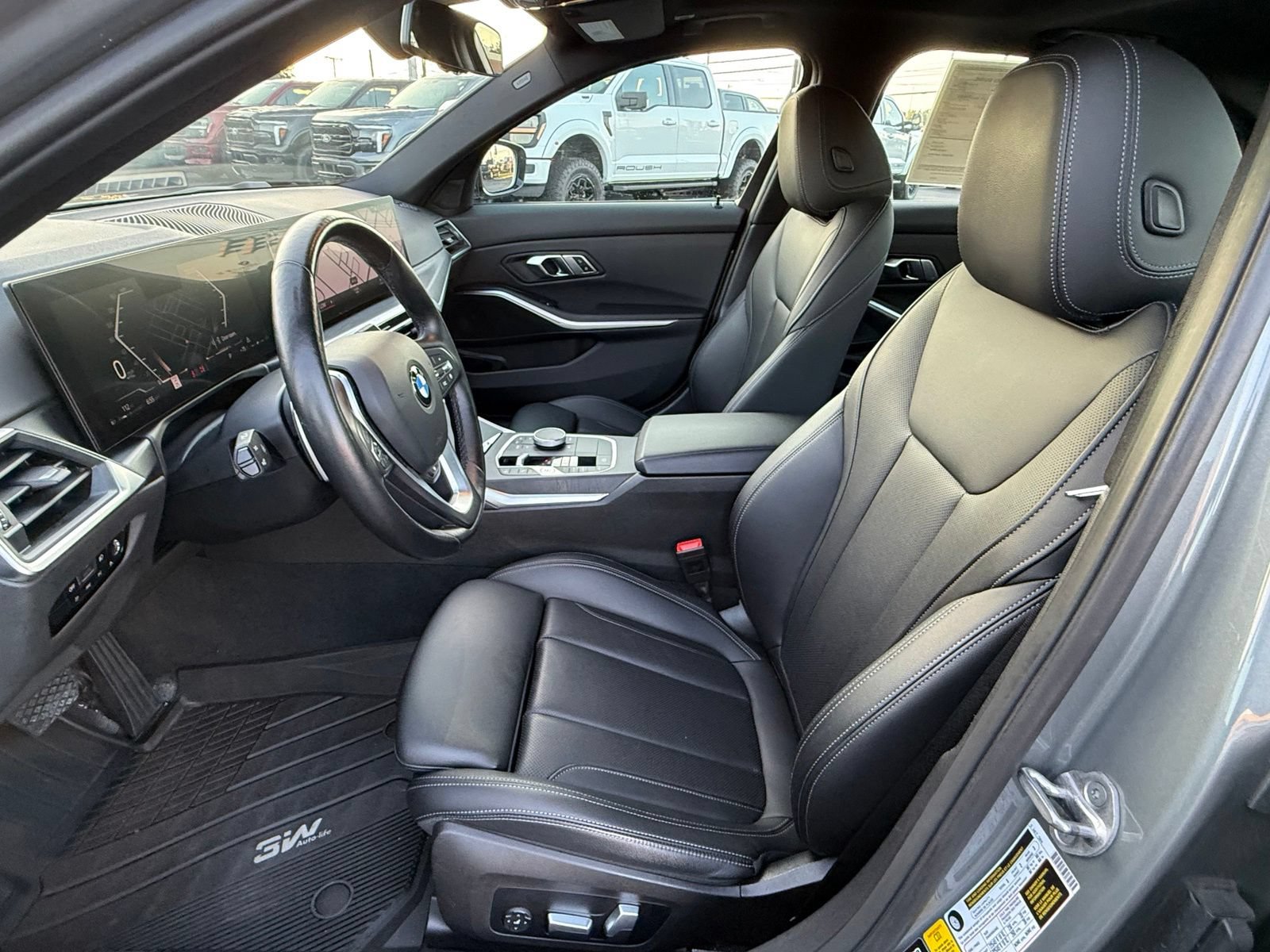 Used 2023 BMW 330i xDrive Sedan AWD/4WD image 13