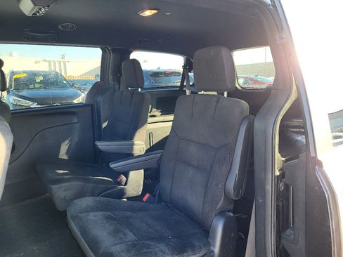 Used 2019 Dodge Grand Caravan SE image 8