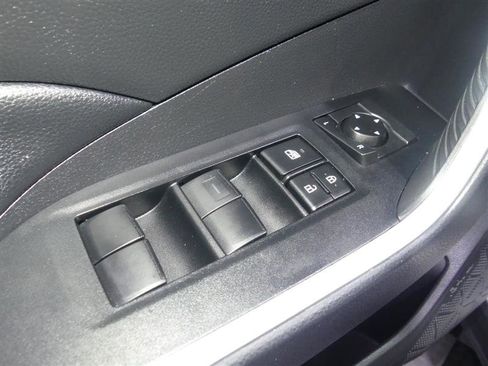 Used 2021 Toyota RAV4 LE image 19