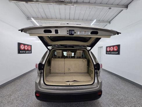 Used 2015 Toyota Highlander XLE FWD image 18