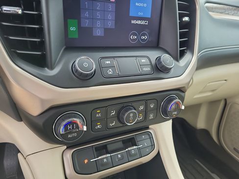 Used 2023 GMC Acadia Denali w/ Denali Technology Package image 22