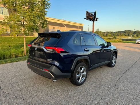 Certified 2019 Toyota RAV4 Limited w/ Limited Grade Weather Package AWD/4WD image 14