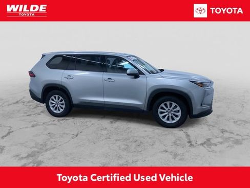 Certified 2025 Toyota Grand Highlander AWD image 2