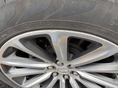 Used 2023 Jeep Grand Wagoneer Series II image 2