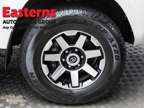 Used 2024 Toyota 4Runner TRD Off-Road Premium image 30