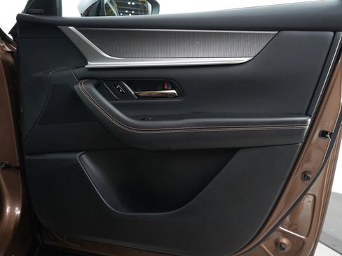 Certified 2025 MAZDA CX-70 Plug-In Hybrid w/ Premium Pkg image 9