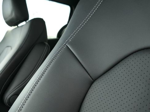 New 2026 Chrysler Pacifica Select image 9