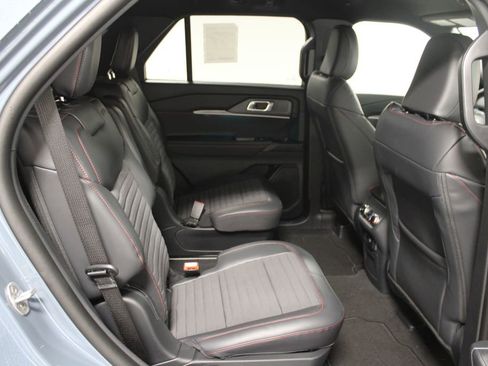 New 2026 Ford Explorer ST-Line w/ ST-Line Street Pack image 32