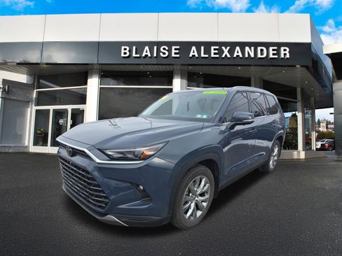 Used 2024 Toyota Grand Highlander Limited image 9