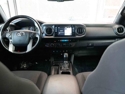 Used 2016 Toyota Tacoma TRD Sport w/ Premium & Technology Package image 20