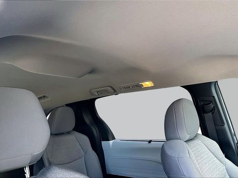 Certified 2026 Toyota Sienna LE image 28