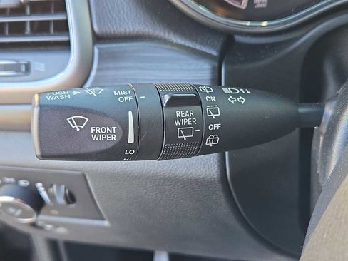 Used 2019 Jeep Grand Cherokee Laredo image 24