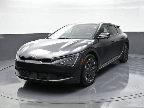 New 2025 Kia EV6 Light w/ Light LR Technology Package image 4