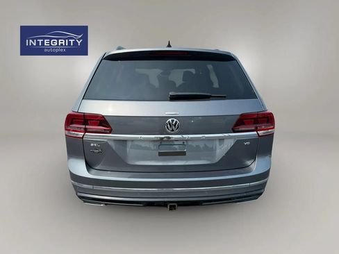 Used 2018 Volkswagen Atlas SEL w/ R-Line Package FWD image 4