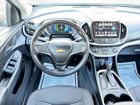 Used 2017 Chevrolet Volt LT w/ Comfort Package image 27