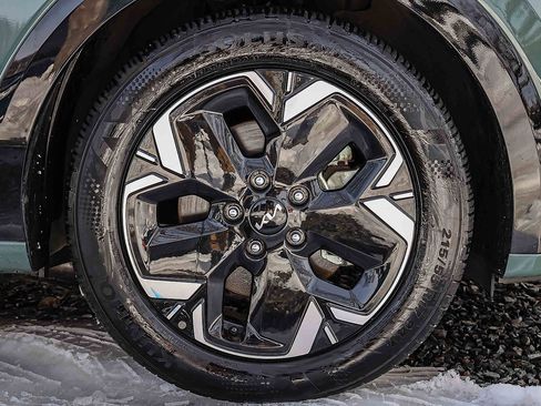 Certified 2024 Kia Niro Wave image 26