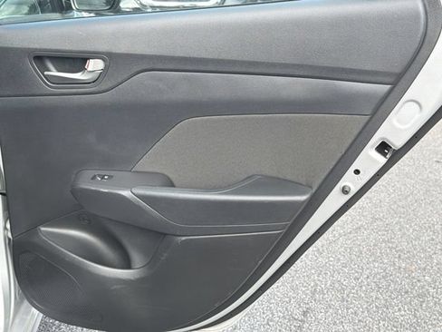 Certified 2022 Hyundai Accent SE FWD image 19