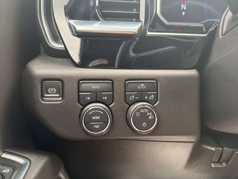 Used 2022 Chevrolet Silverado 1500 LT w/ LPO, Dark Essentials Package AWD/4WD image 14