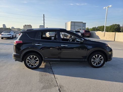Used 2017 Toyota RAV4 Limited AWD/4WD image 5