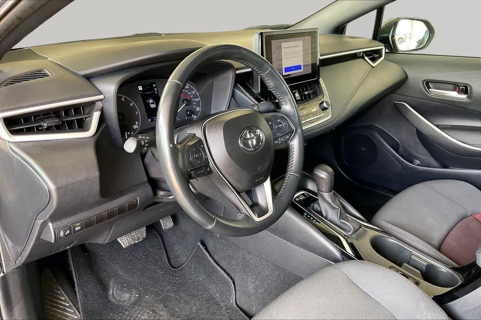 Used 2025 Toyota Corolla SE FWD image 18