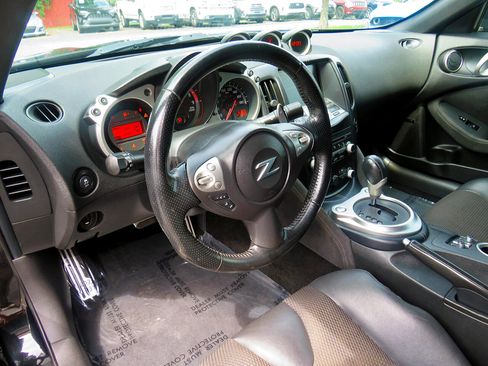 Used 2014 Nissan 370Z Touring w/ Navigation Package image 12