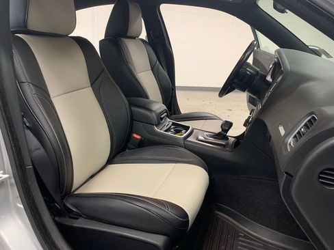 Used 2023 Dodge Charger SXT RWD image 5