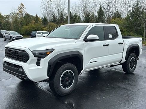 New 2025 Toyota Tacoma TRD Off-Road image 3