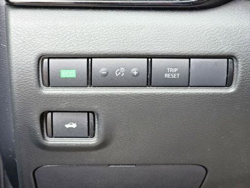 Certified 2024 Nissan Sentra SV FWD image 20