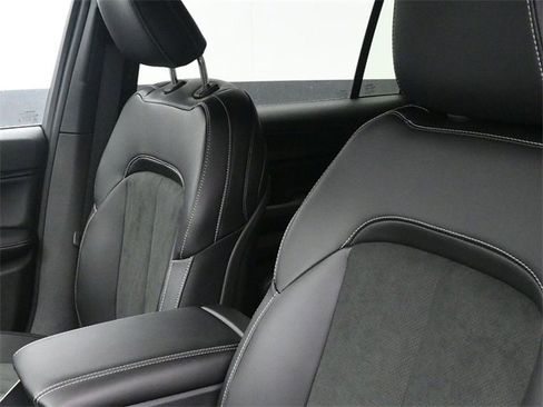 New 2025 Jeep Grand Cherokee L Altitude image 12