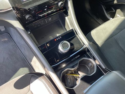 Used 2023 Jeep Grand Cherokee Altitude AWD/4WD image 21