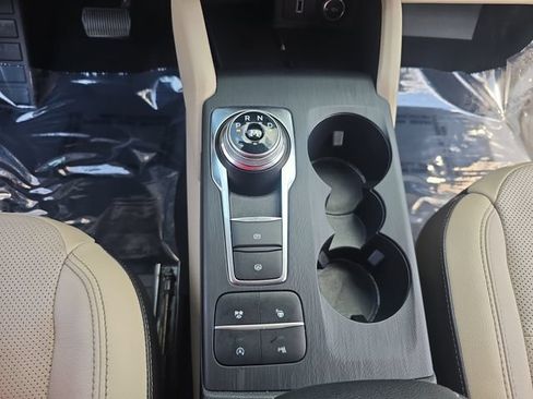 Used 2020 Ford Escape Titanium AWD/4WD image 25