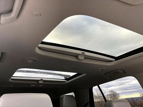 Used 2018 Chevrolet Traverse Premier image 20