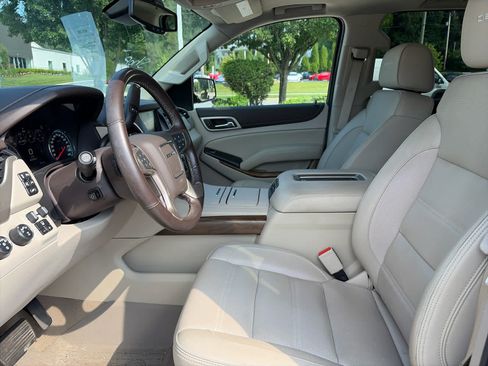 Used 2020 GMC Yukon XL Denali w/ Denali Premium Package AWD/4WD image 14