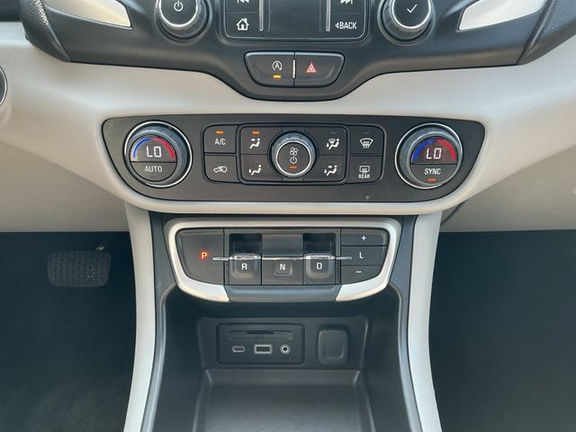 Used 2024 GMC Terrain SLT AWD/4WD image 17