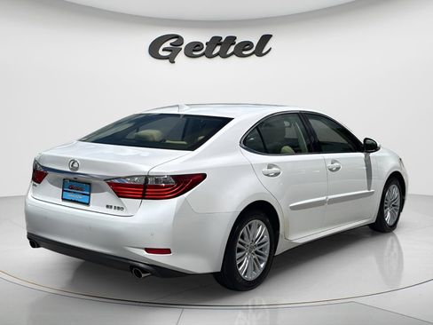 Used 2015 Lexus ES 350 w/ Luxury Package FWD image 5