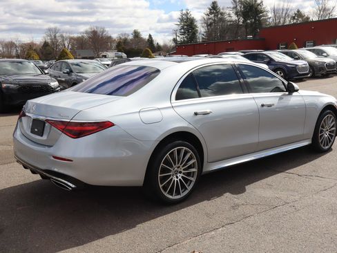 Used 2022 Mercedes-Benz S 500 S 500 4MATIC Sedan AMG w/ AMG Line Package image 5