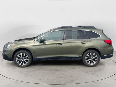 Used 2017 Subaru Outback 2.5i Limited image 2