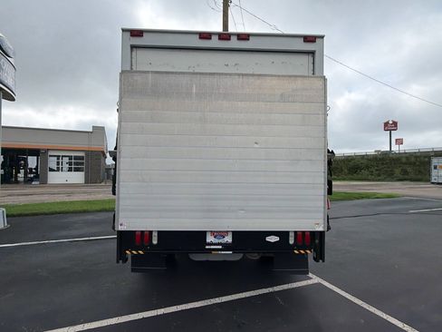 Used 2015 Ford E-350 and Econoline 350 Super Duty RWD image 5
