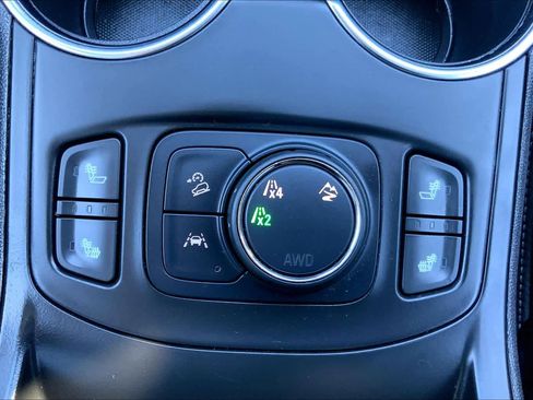 Used 2024 GMC Terrain SLT AWD/4WD image 35
