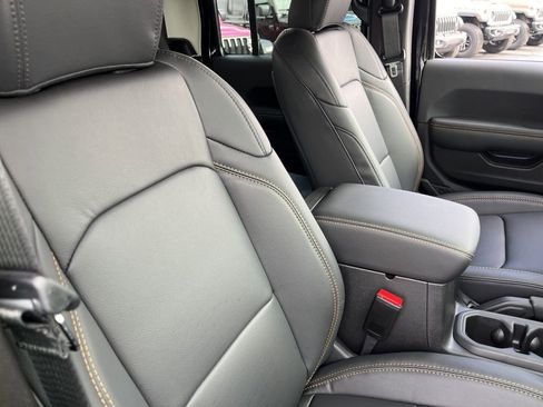 New 2026 Jeep Gladiator Sahara image 44