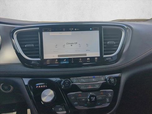 New 2026 Chrysler Pacifica Pinnacle FWD image 12