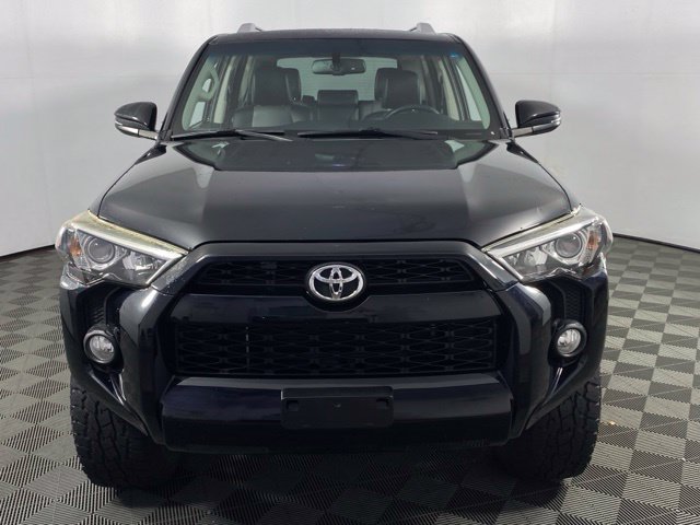 Used 2018 Toyota 4Runner SR5 Premium AWD/4WD image 2
