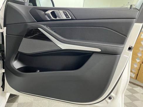 New 2026 BMW X5 xDrive40i w/ M Sport Package image 23