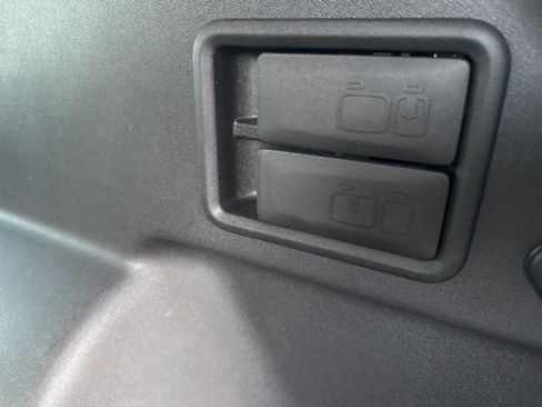 Used 2024 GMC Terrain SLT image 54