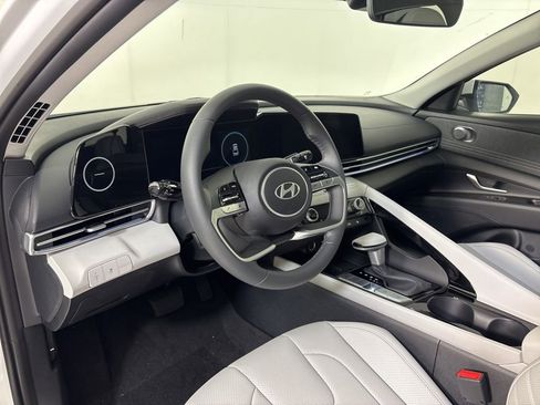 New 2026 Hyundai Elantra Limited FWD image 17